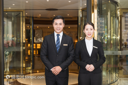 酒店管理服務人員接待形象與餐飲管理的關鍵要素